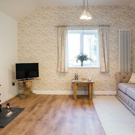 Thrush Nest Cottages - Wren Cottage Sleeps 4, 2 Bedrooms & Stable Cottage Sleeps 2, 1 Bedroom York Exterior photo