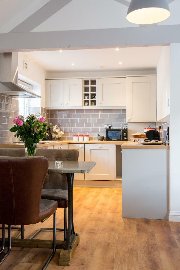 Thrush Nest Cottages - Wren Cottage Sleeps 4, 2 Bedrooms & Stable Cottage Sleeps 2, 1 Bedroom York Exterior photo