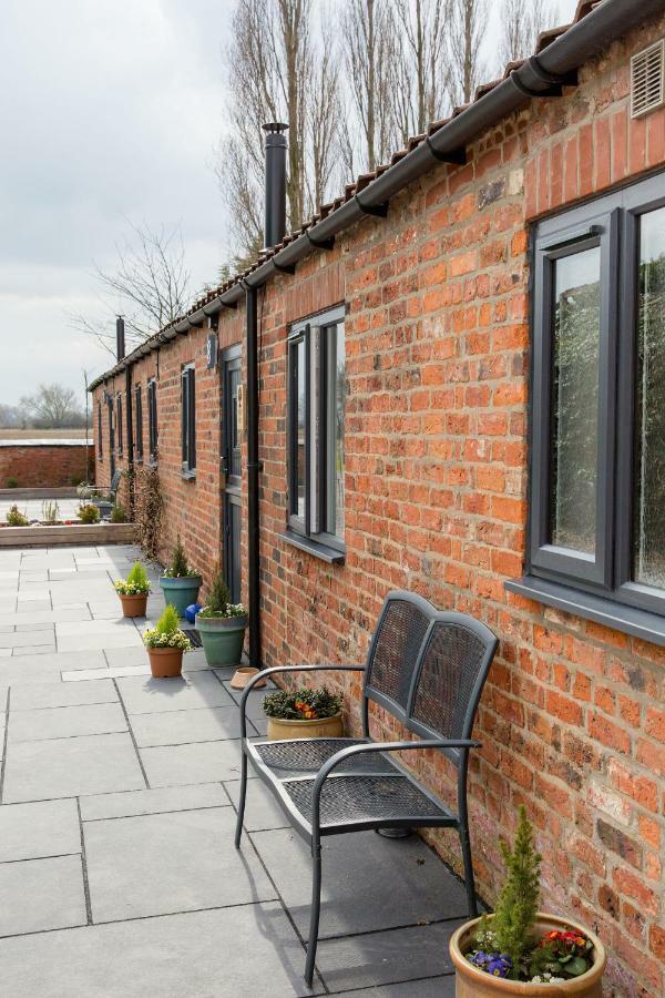 Thrush Nest Cottages - Wren Cottage Sleeps 4, 2 Bedrooms & Stable Cottage Sleeps 2, 1 Bedroom York Exterior photo